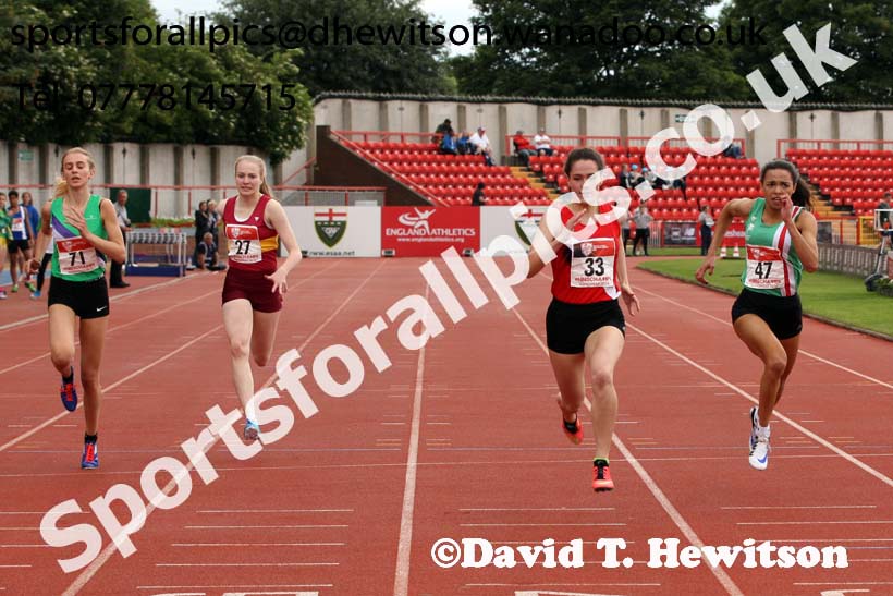 Inter girls 200 metres, English Schools Track and Field. Photo: David T. Hewitson/Sports for All Pics